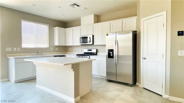 MLS: 2200623 Condo For Sale