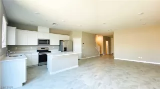 Photo #5: 2200623 Listing
