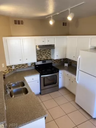 Photo #6: 2200634 Listing