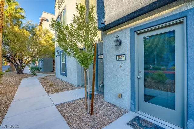 MLS: 2200641 Condo For Sale