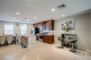 Photo #6: 2200641 Listing