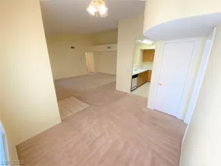 Photo #5: 2200809 Listing 