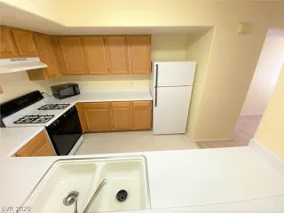 Photo #6: 2200809 Listing 