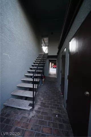 Photo #1: 2200831 Listing 