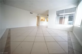 Photo #5: 2200831 Listing 