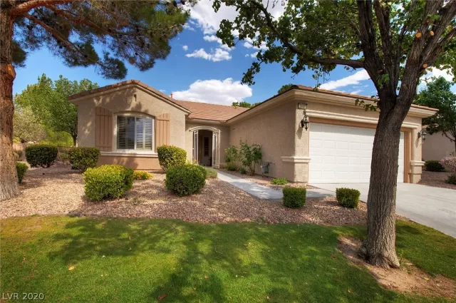 MLS: 2200843 Condo For Sale