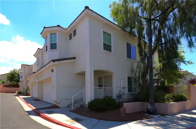 MLS: 2200883 Condo For Sale