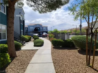 Photo #2: 2200886 Listing