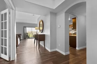 Photo #3: 2200987 Listing