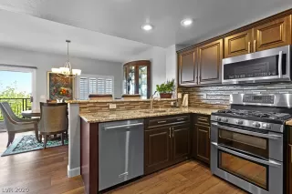 Photo #5: 2200987 Listing