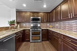 Photo #6: 2200987 Listing