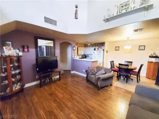 Photo #1: 2201048 Listing 