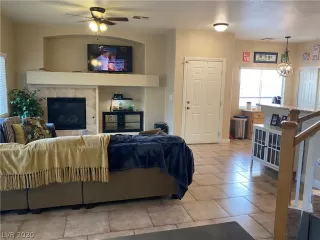 Photo #2: 2201063 Listing