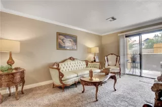 Photo #3: 2201067 Listing