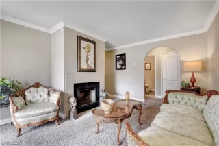 Photo #6: 2201067 Listing