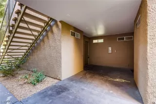 Photo #2: 2201069 Listing