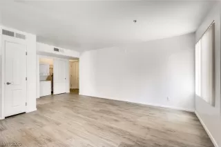 Photo #6: 2201069 Listing