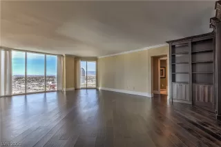 Photo #2: 2201070 Listing