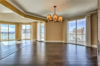 Photo #3: 2201070 Listing