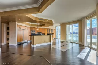 Photo #6: 2201070 Listing