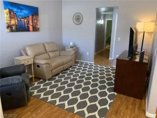 Photo #2: 2201096 Listing