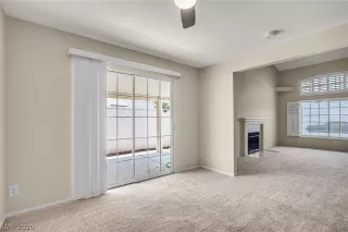 Photo #5: 2201119 Listing