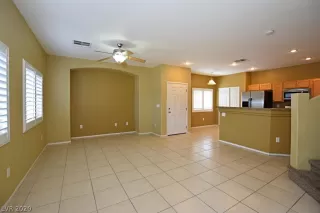 Photo #5: 2201150 Listing