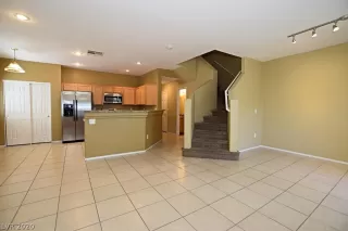 Photo #6: 2201150 Listing