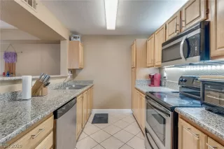 Photo #2: 2201196 Listing