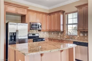 Photo #5: 2201227 Listing 