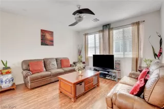 Photo #3: 2201228 Listing