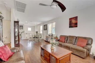 Photo #5: 2201228 Listing