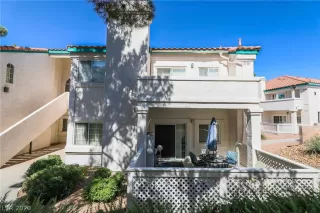 Photo #2: 2201229 Listing 