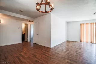Photo #5: 2201299 Listing 