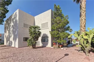 Photo #2: 2201308 Listing