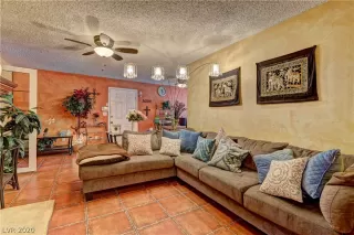 Photo #3: 2201308 Listing