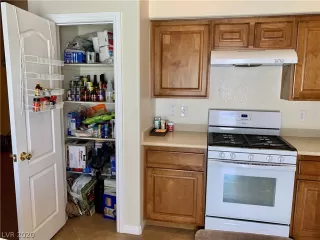 Photo #5: 2201484 Listing