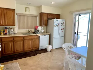 Photo #6: 2201484 Listing