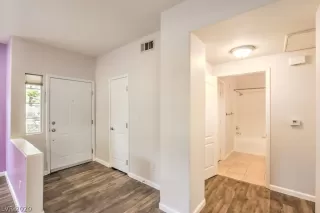 Photo #3: 2201506 Listing