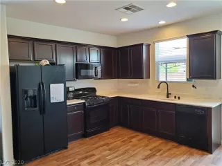 Photo #3: 2201536 Listing