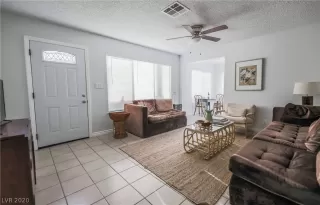 Photo #5: 2201543 Listing 