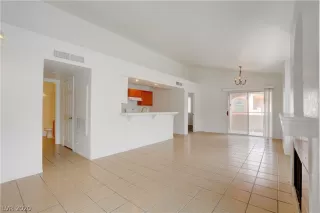 Photo #3: 2201564 Listing