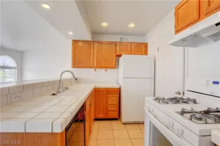 Photo #5: 2201564 Listing