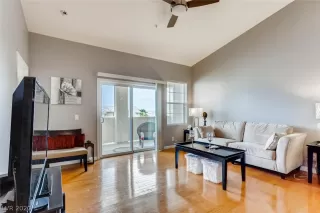 Photo #2: 2201638 Listing 