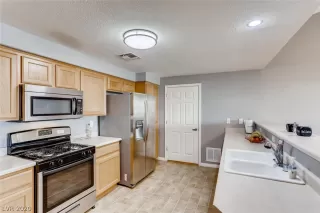 Photo #6: 2201638 Listing 