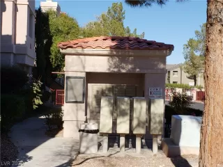 Photo #3: 2201703 Listing 