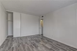 Photo #4: 2201740 Listing 