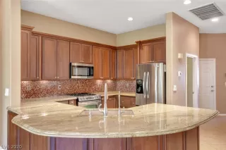 Photo #2: 2201753 Listing