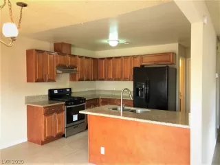 Photo #1: 2201851 Listing