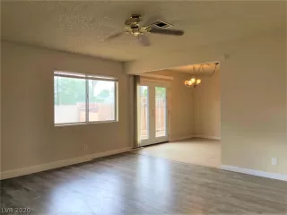 Photo #6: 2201851 Listing